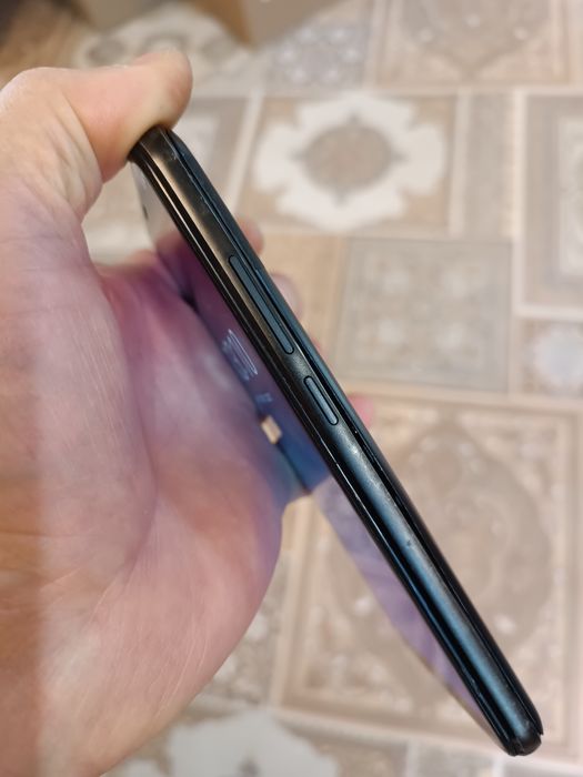 Oukitel U18 4/64Gb Black не заряжается