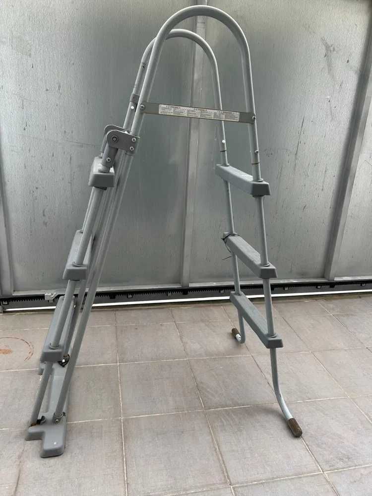 Escada piscina com degraus removíveis 91-107 cm