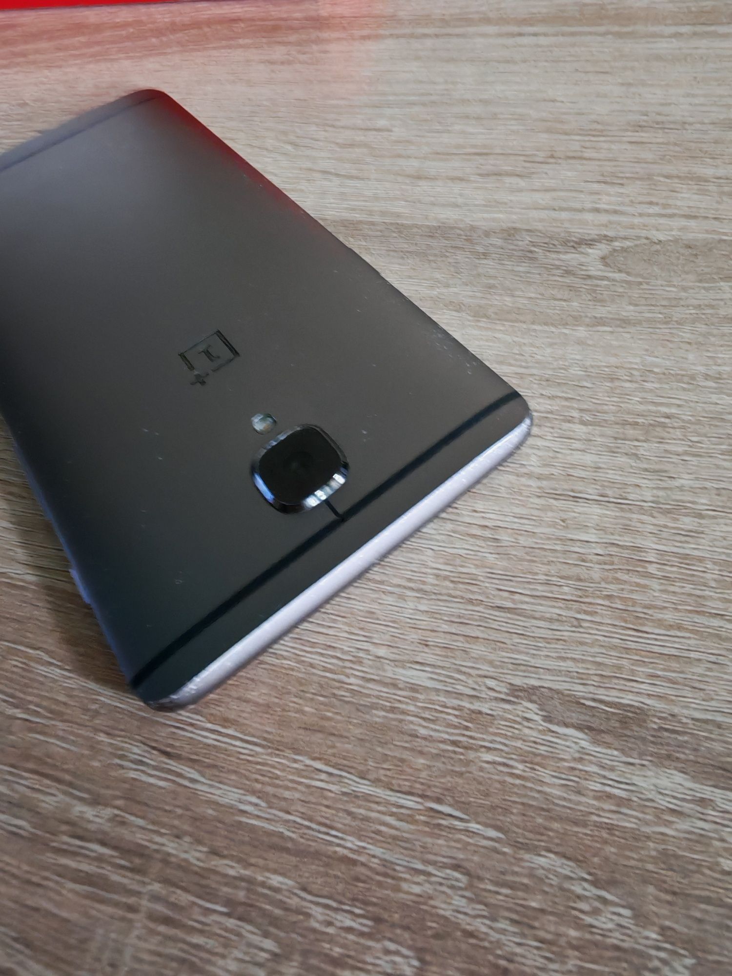 Смартфон OnePlus 3T
