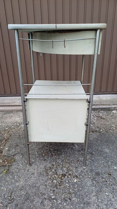 Szafka szpitalna przyłóżkowa metalowa PRL