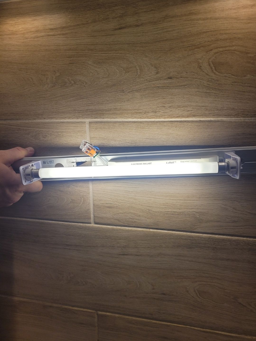 Kinkiet lampa ścienna łazienkowa 230V T5 8W