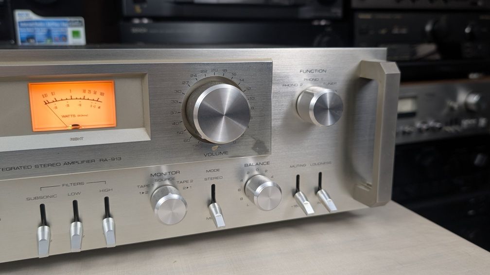 ROTEL RA-913 Wysokiej klasy wzmacniacz stereo vintage