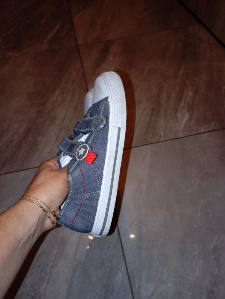 Buty trampki rozmiar 34 raz ubrane