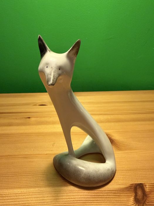 Siedzący lis figurka Ćmielów Naruszewicz