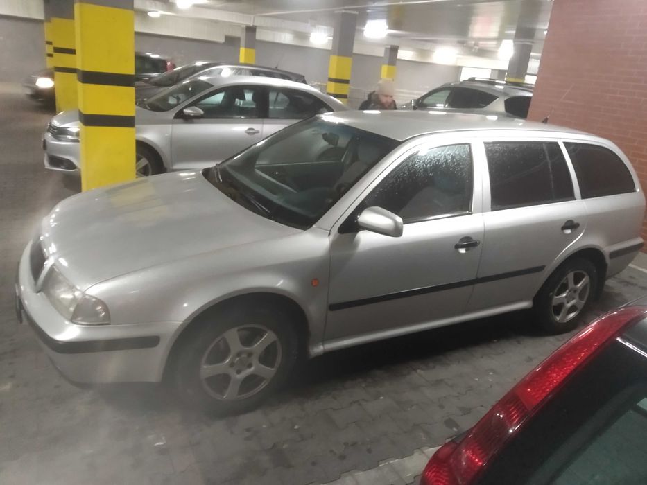 SKODA OCTAVIA 1,8T AGU mały przebieg nie palone