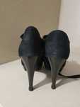 Vendo botins pretos XTI