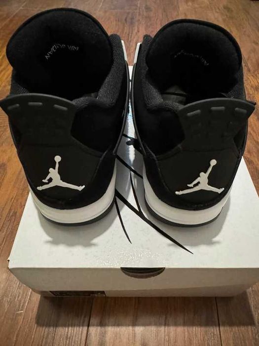 Jordan 4 Retro White Thunder R.39