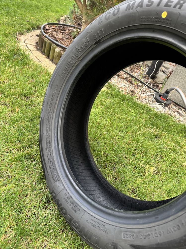 Sprzedam komplet nowych opon 165/65R15 81 T
