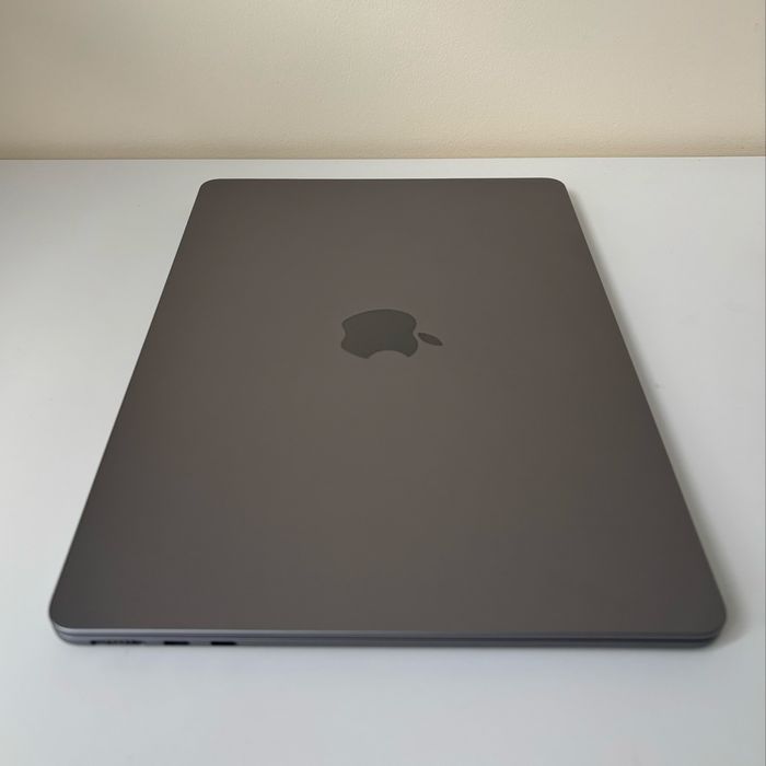 MacBook Air 13,6" M2 Gwiezdna Szarość