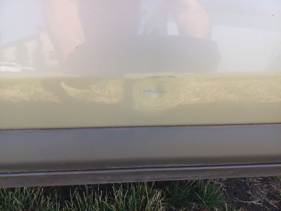 Drzwi lewy przód i tył do Forda Kuga MK 1 kolor P8