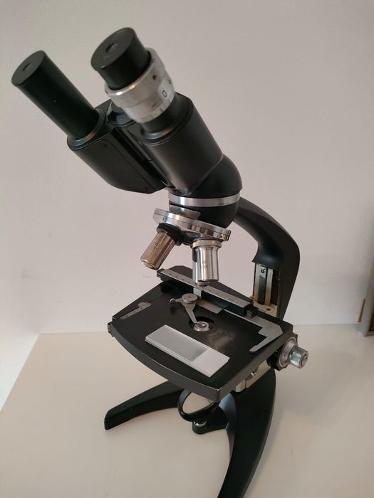 Mikroskop laboratoryjny PZO