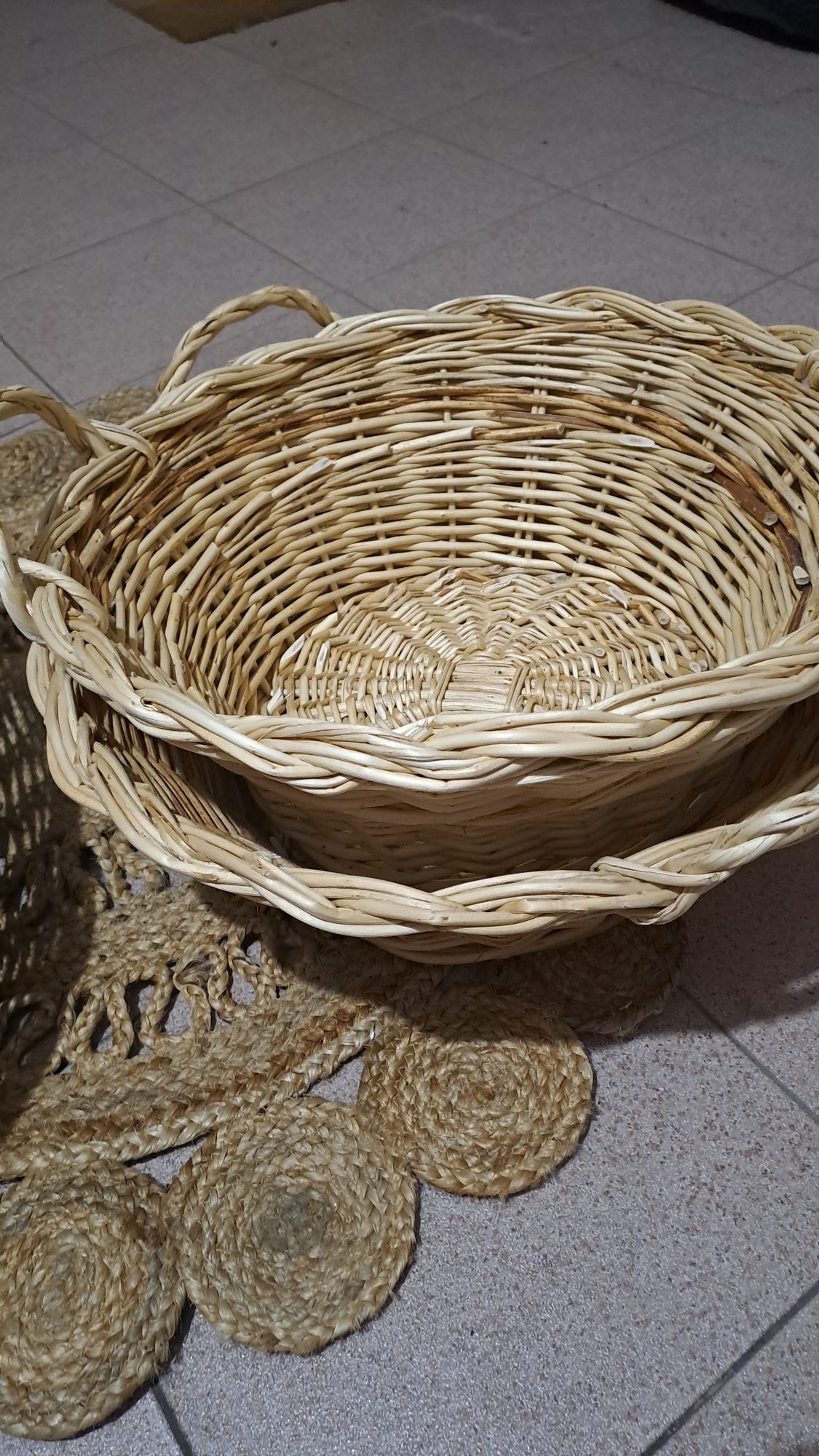 Cesto de madeira