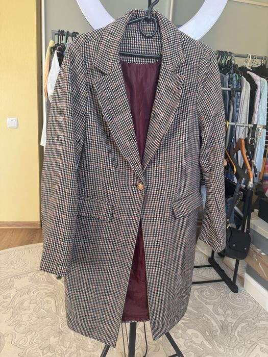 Елегантне жіноче пальто