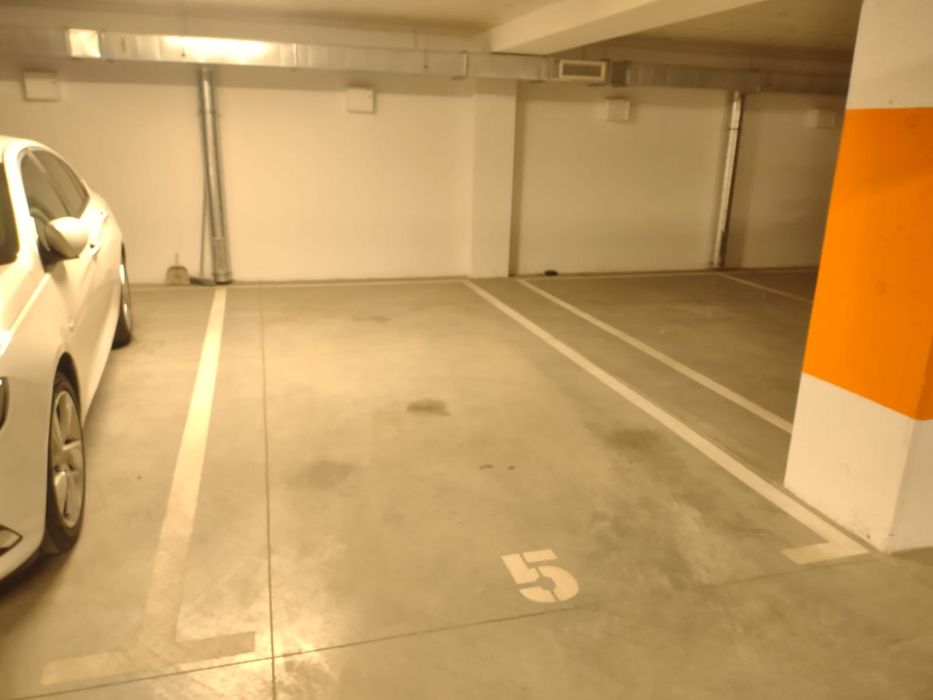 Wynajmę miejsce postojowe w garażu podziemnym