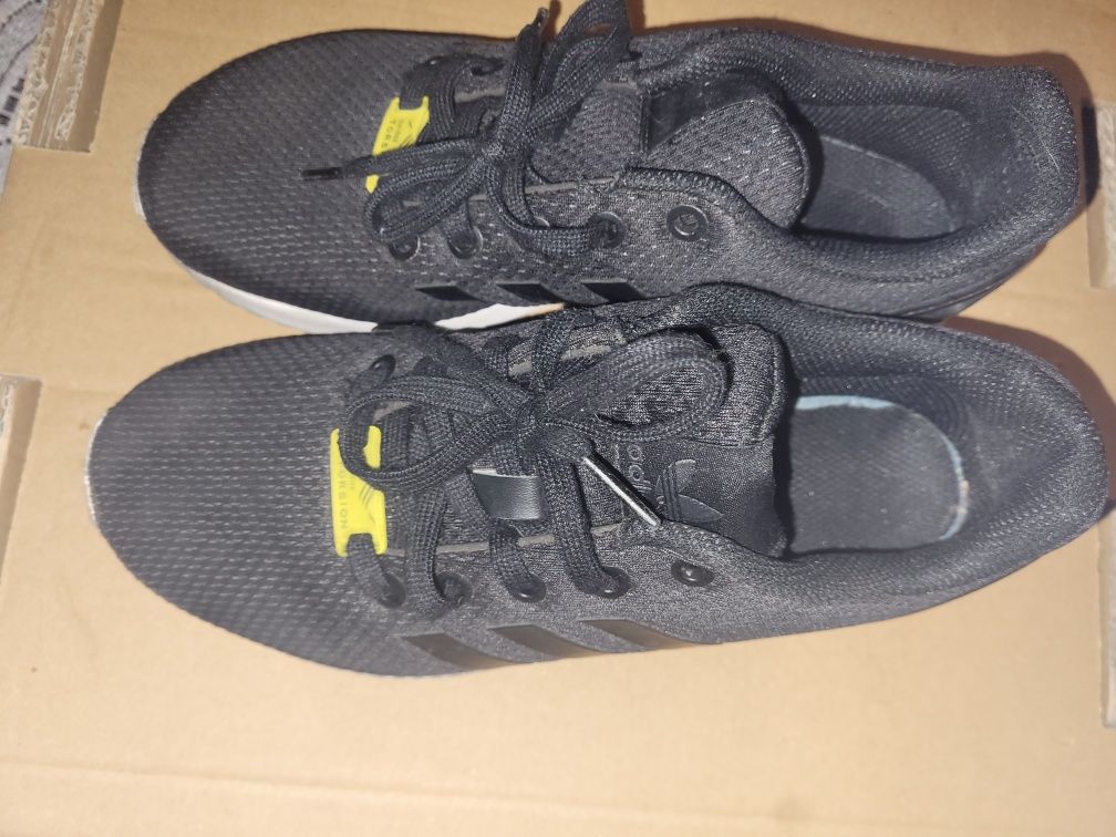 Buty Adidas

ZX FLUX