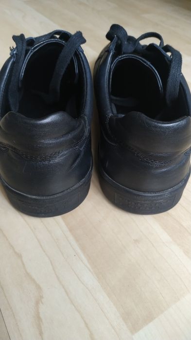 Взуття чоловіче шкіряне