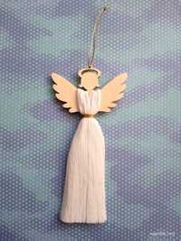 Aniołek drewniany ze sznurka makrama święta chrzciny urodziny