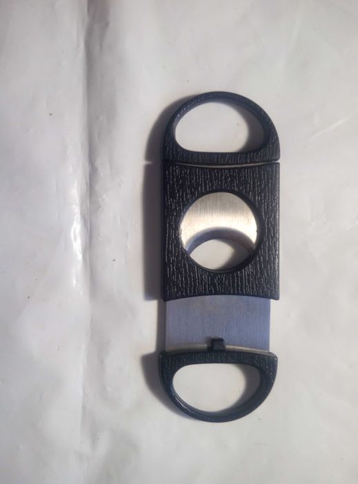 Гильотина пластиковая  новая