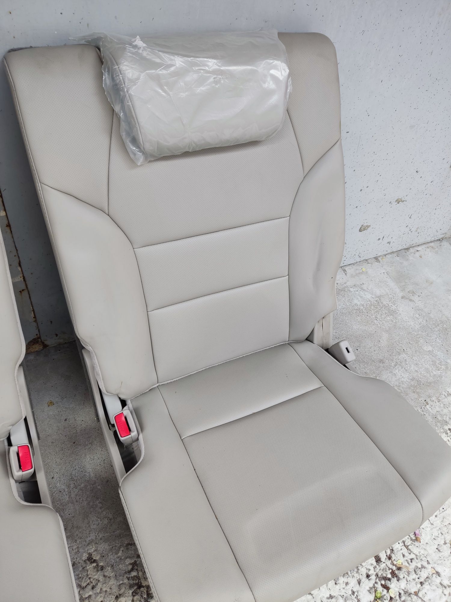 Третий ряд сидений Acura MDX2