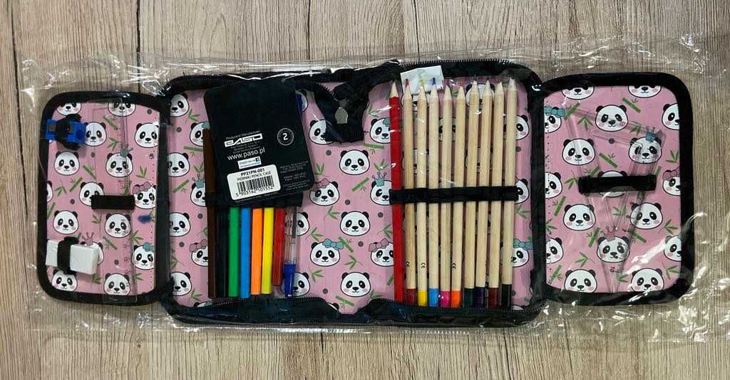 Piórnik Paso z wyposażeniem panda