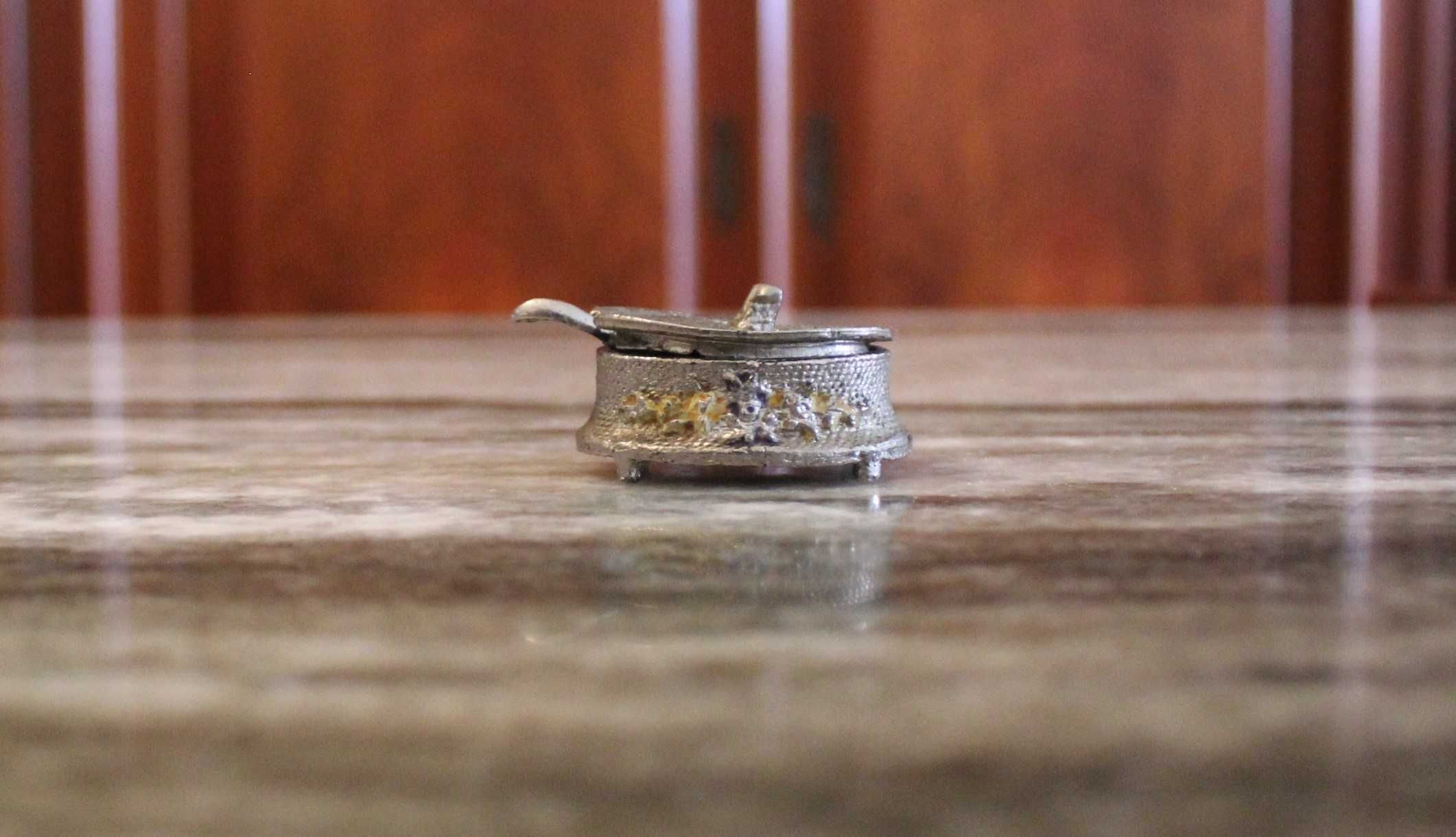 Saleiro, Pote de Mostarda, Pote de Estanho Oval, antigo, vintage