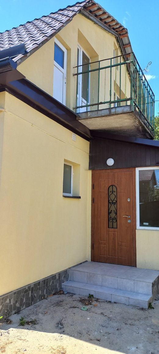 Продам будинок 2-х поверховий
