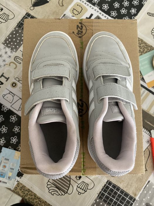 Ténis Adidas menina