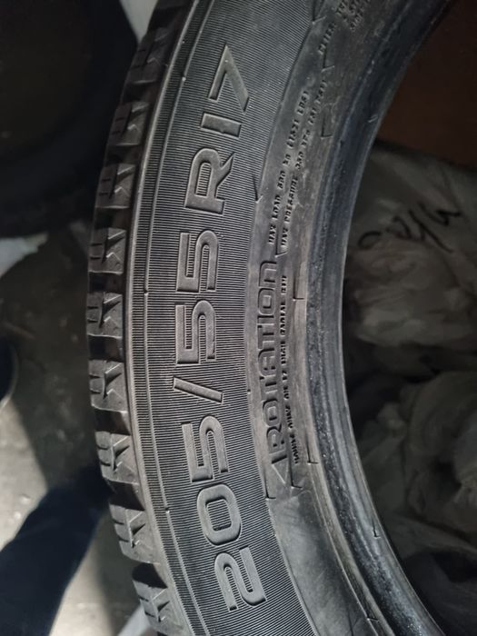 Зимові Nokian hakapelitta 205 55 R17 - 2000грн за всі