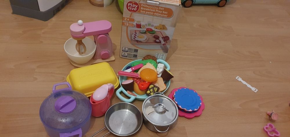 Kuchenka, akcesoria i lodówka