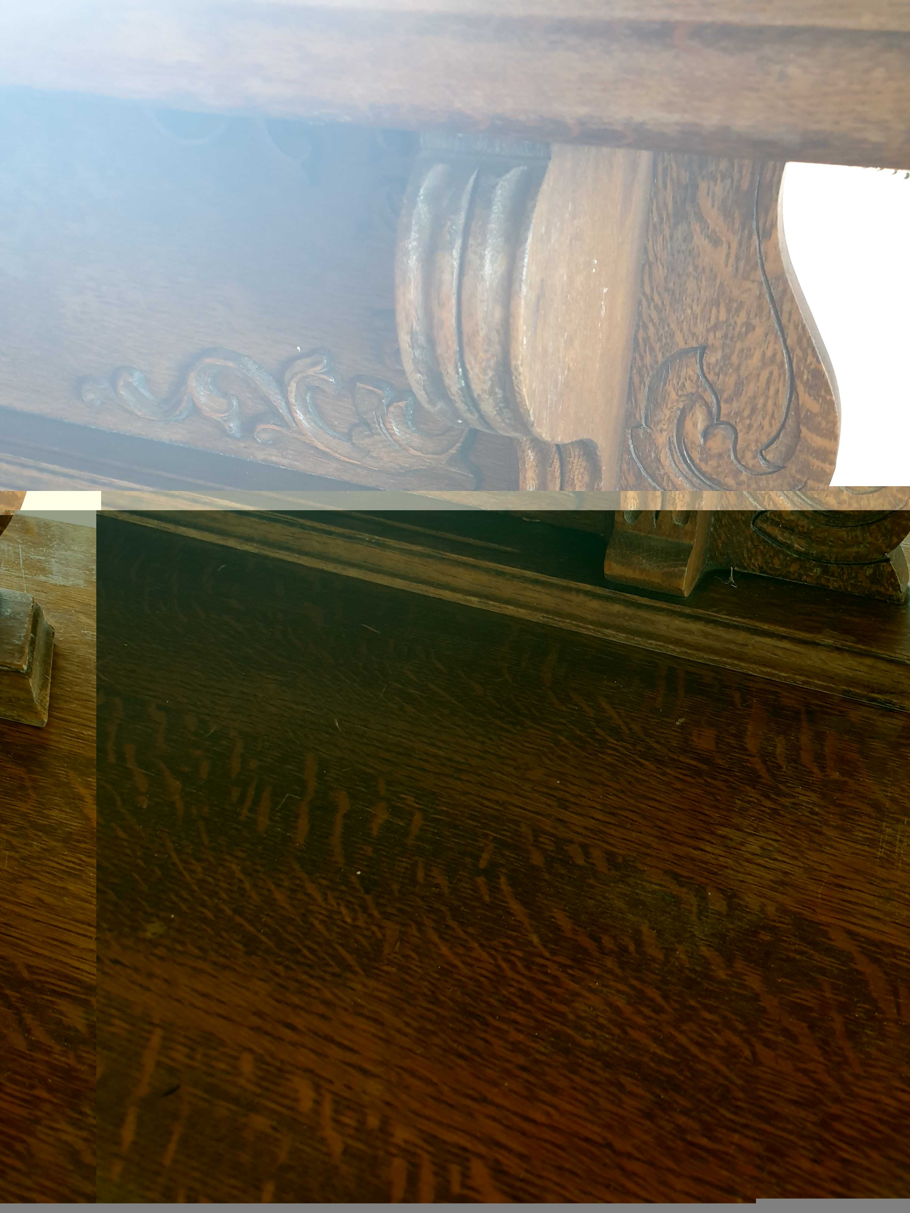 Drewniana komoda z rzeźbieniami z półką