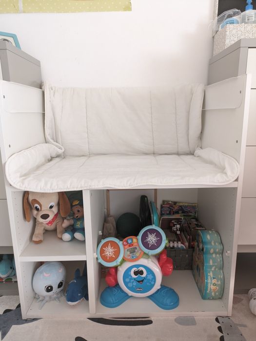Fraldário/ estante criança IKEA