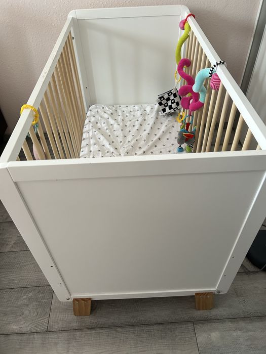 Łóżeczko drewniane białe Kinderkraft - gratis ochraniacz na szczebelki