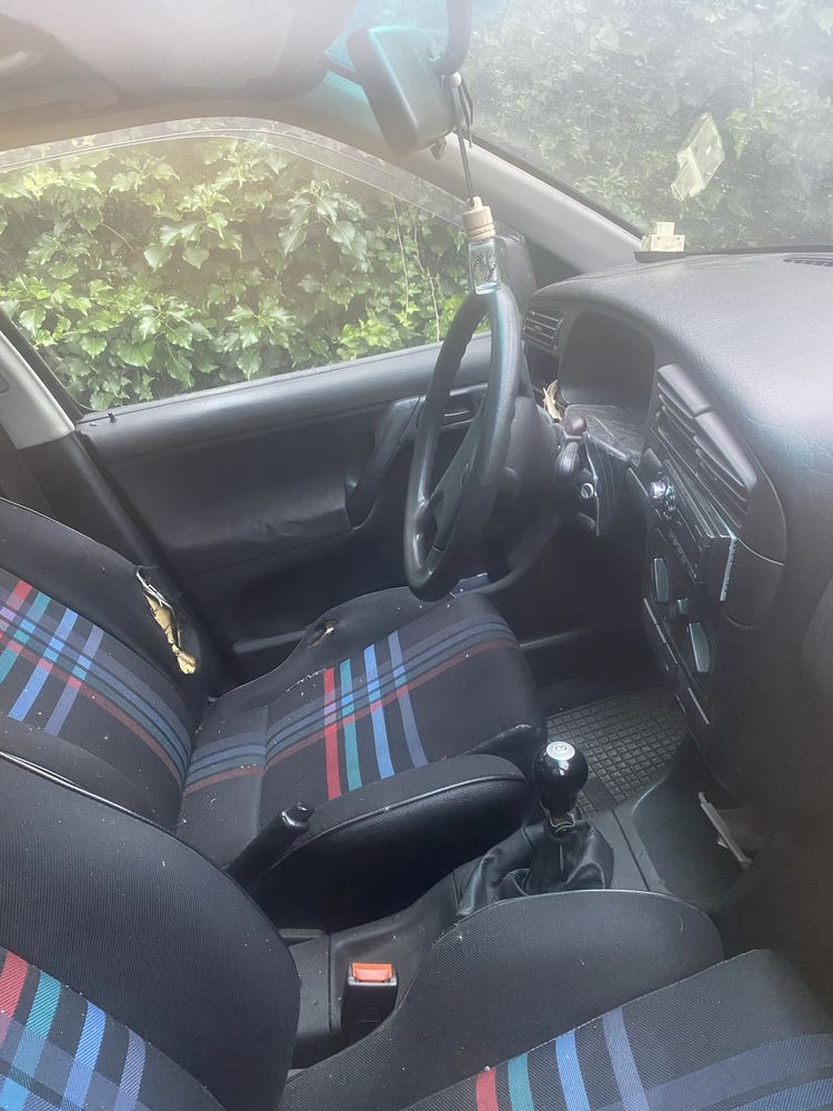 Vendo Golf 3 diesel - Apenas para desocupar espaco