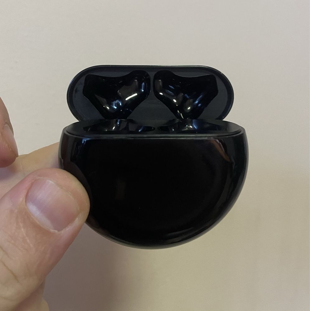 Кейс для Bluetooth наушников Huawei Freebuds 3 б/у
