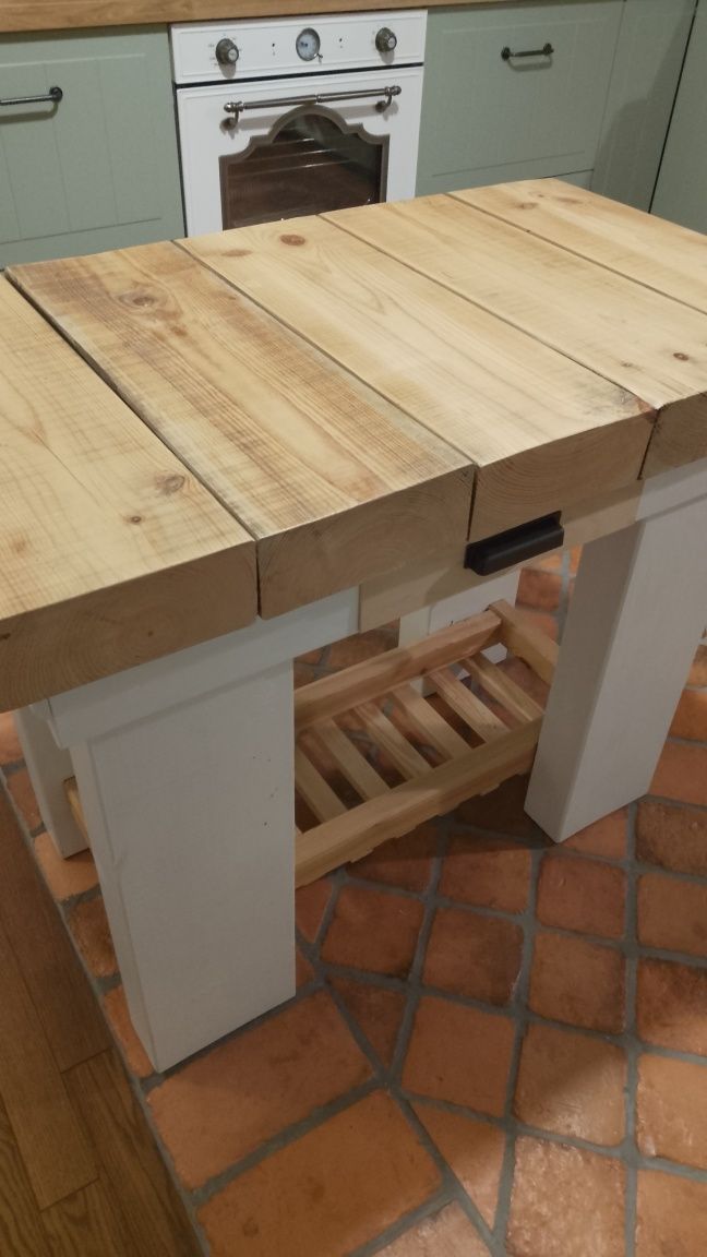 Wyspa kuchenna rustykalna