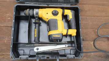 DEWALT D25430-QS 100 wat Młot udarowy elektryczny