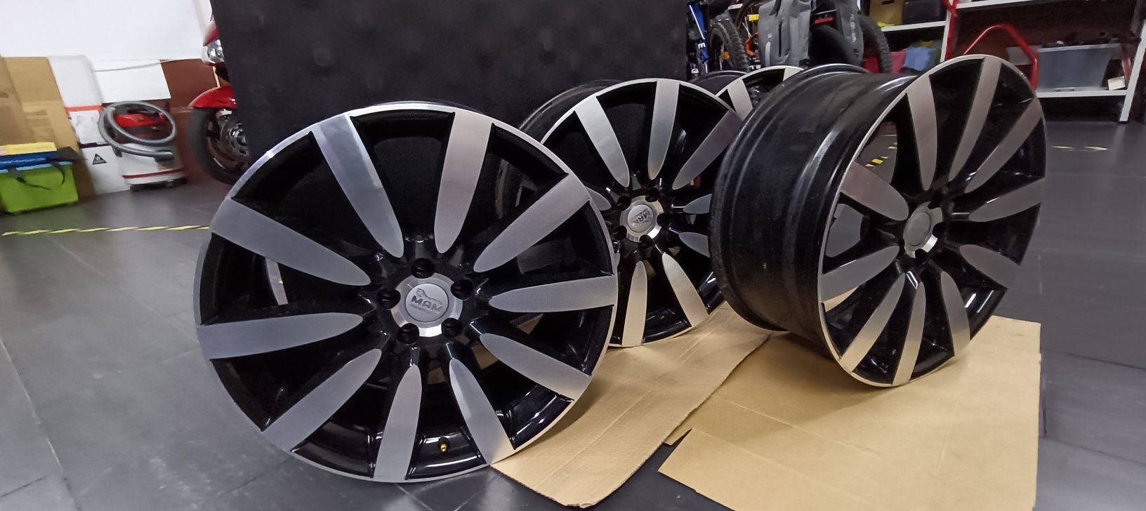 Jantes alumínio MAM 19"x8,5J ET30 5x100 polido/preto