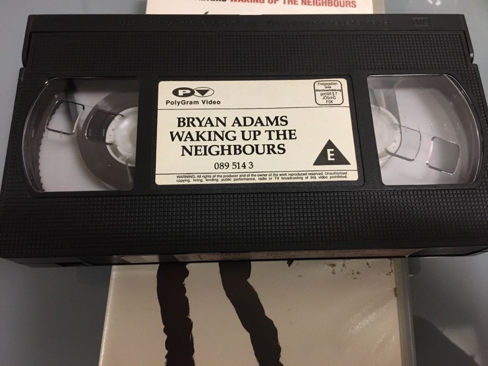2 VHS Bryan Adams
