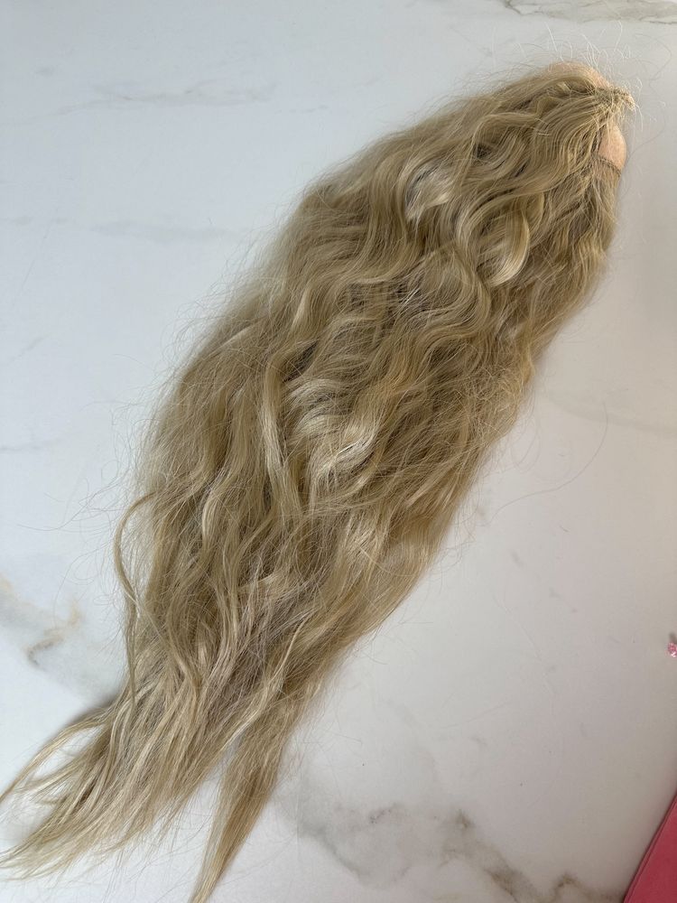 Kucyk kitka włosy sztuczne syntetyczne ciemny blond fale 55 cm