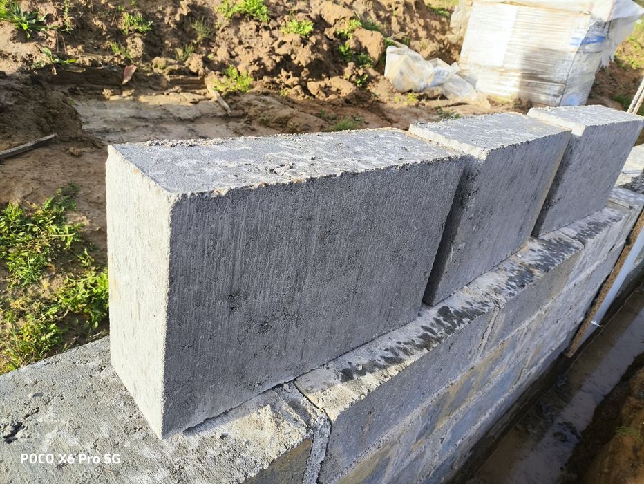 Bloczki fundamentowe 38x24x12