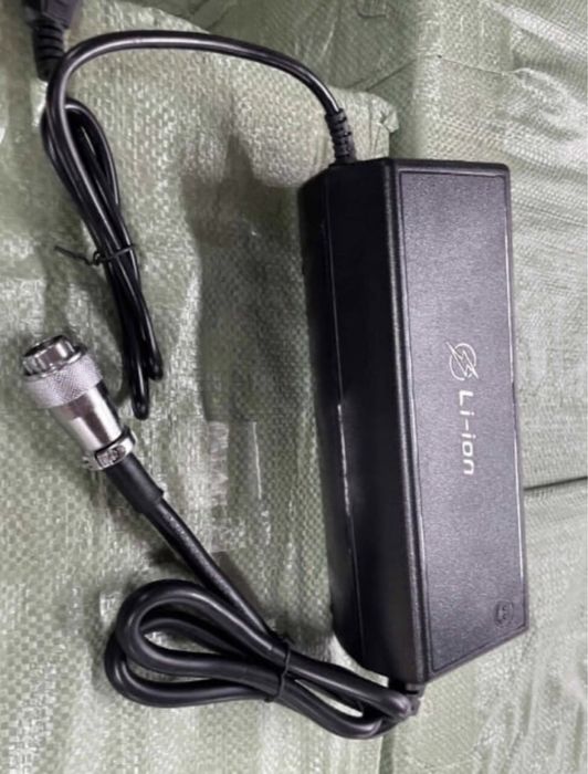 Зарядна станція 3000 w/h