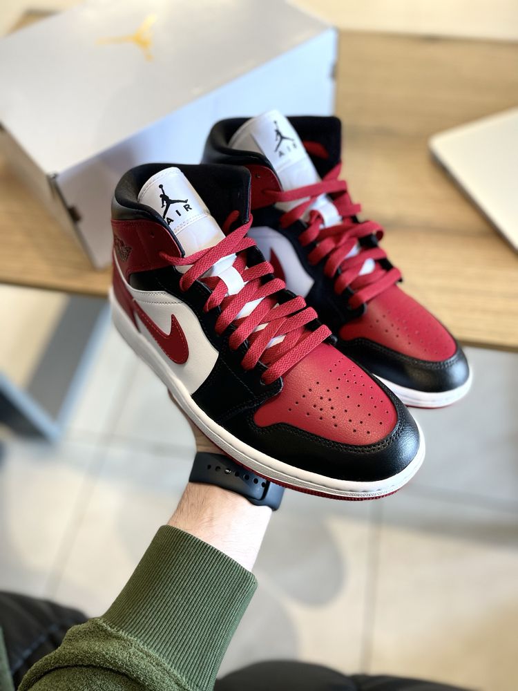Чоловічі оригінальні Nike Air Jordan 1 Mid Red / White