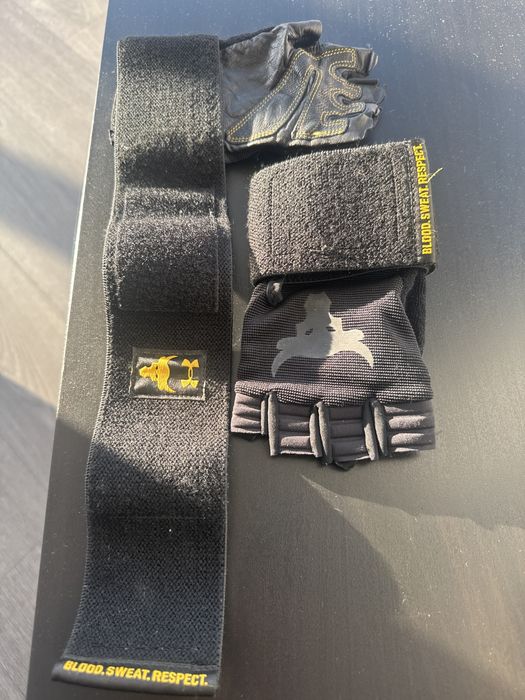 Rękawiczki treningowe z usztywnieniem nadgarstka UNDER ARMOUR