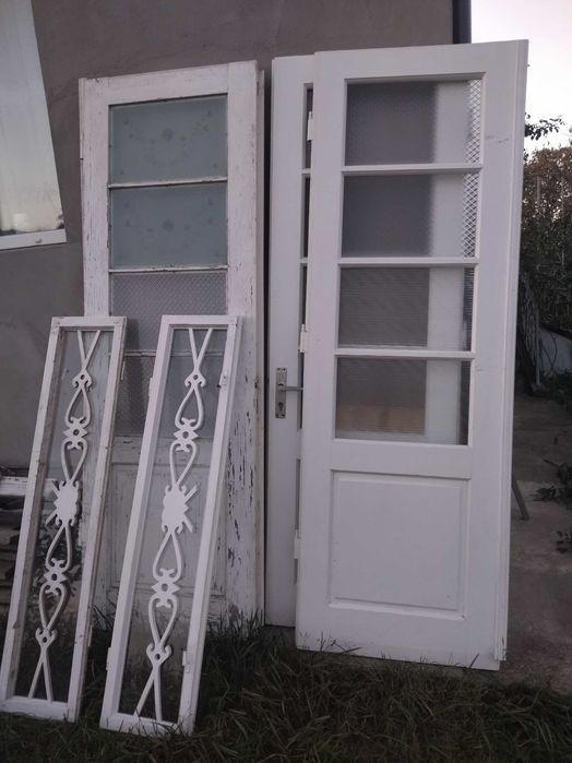 Двері були у використанні