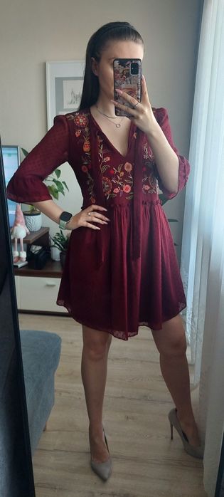 Elegancka bordowa sukienka mini rozkloszowana Zara S 36 hafty wzory
