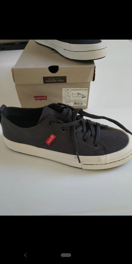 Tenisówki Levi's 41 (26,5cm)