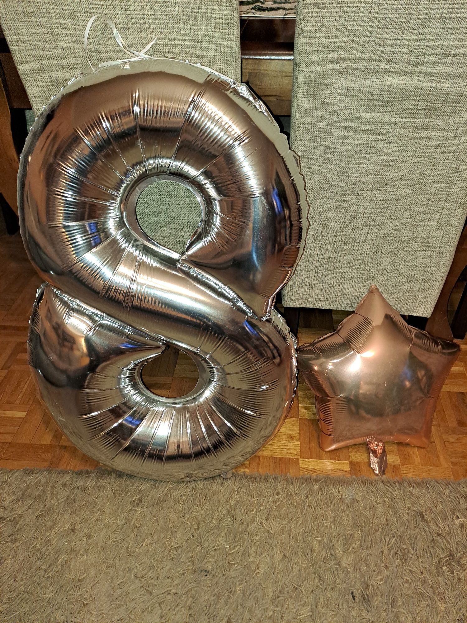 Balony. Dekoracja na ósme urodziny