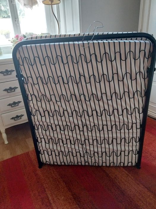 Cama de solteiro dobrável