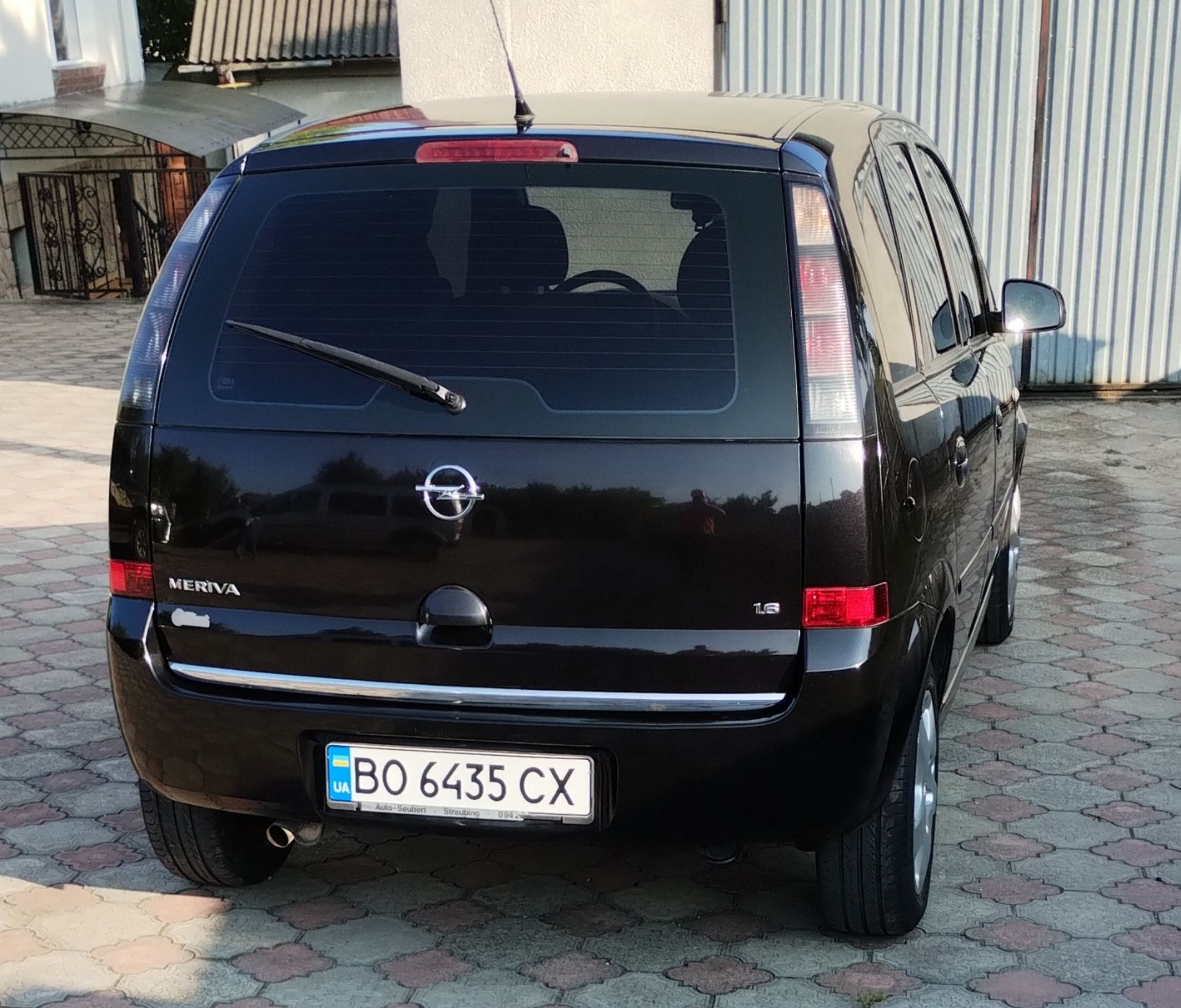 Opel meriva 1.6  бензин