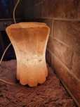 Lampa solna rzeżbiona
